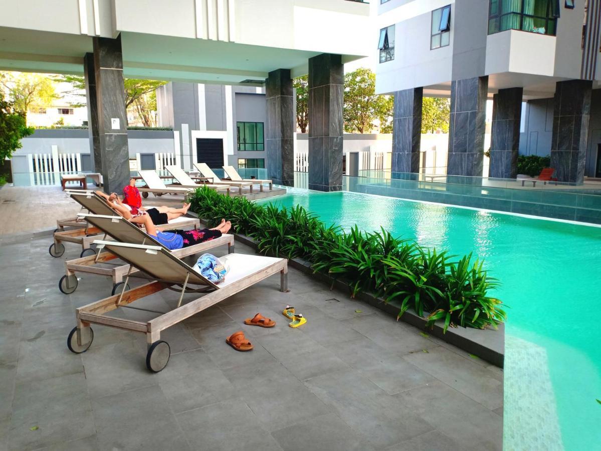 The Base Horizon Central Pattaya Exterior foto